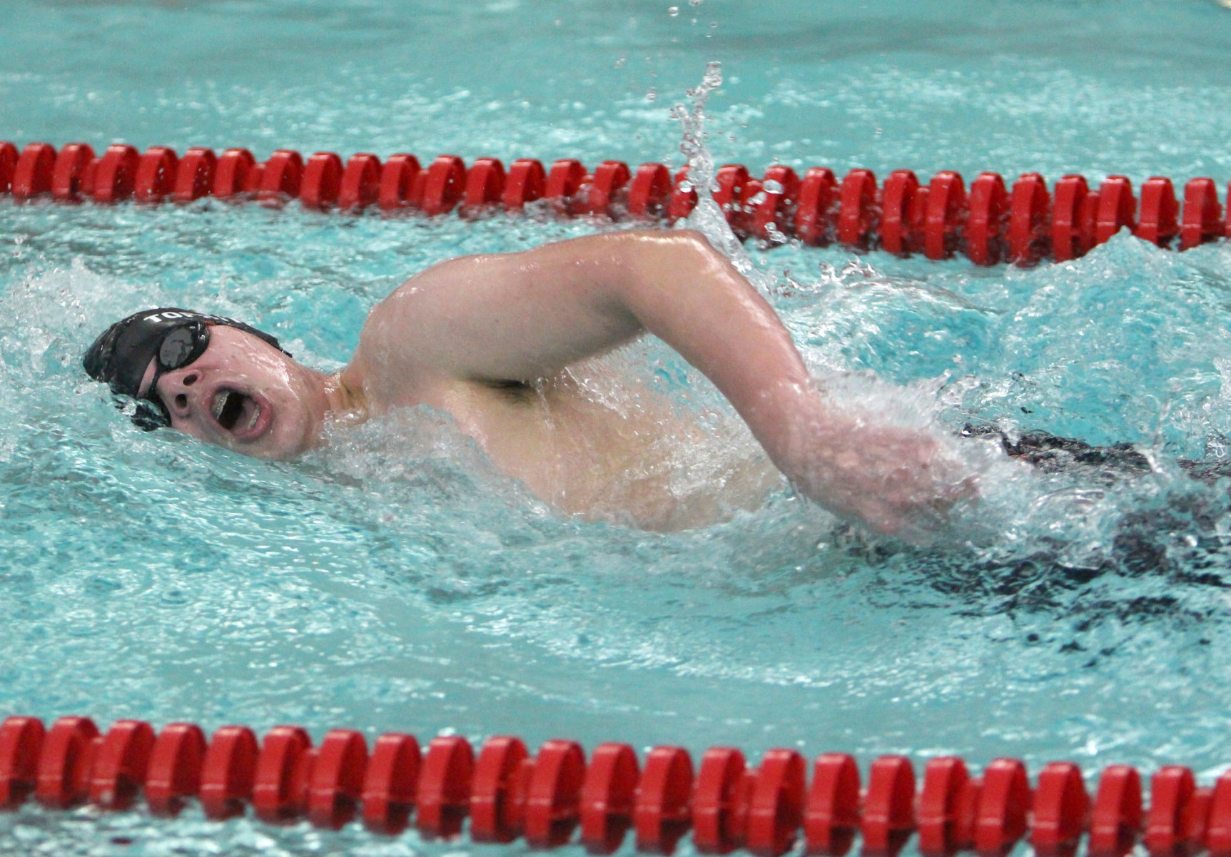 Eau Claire Boys Swimming Husky Invitational 1-19-19
